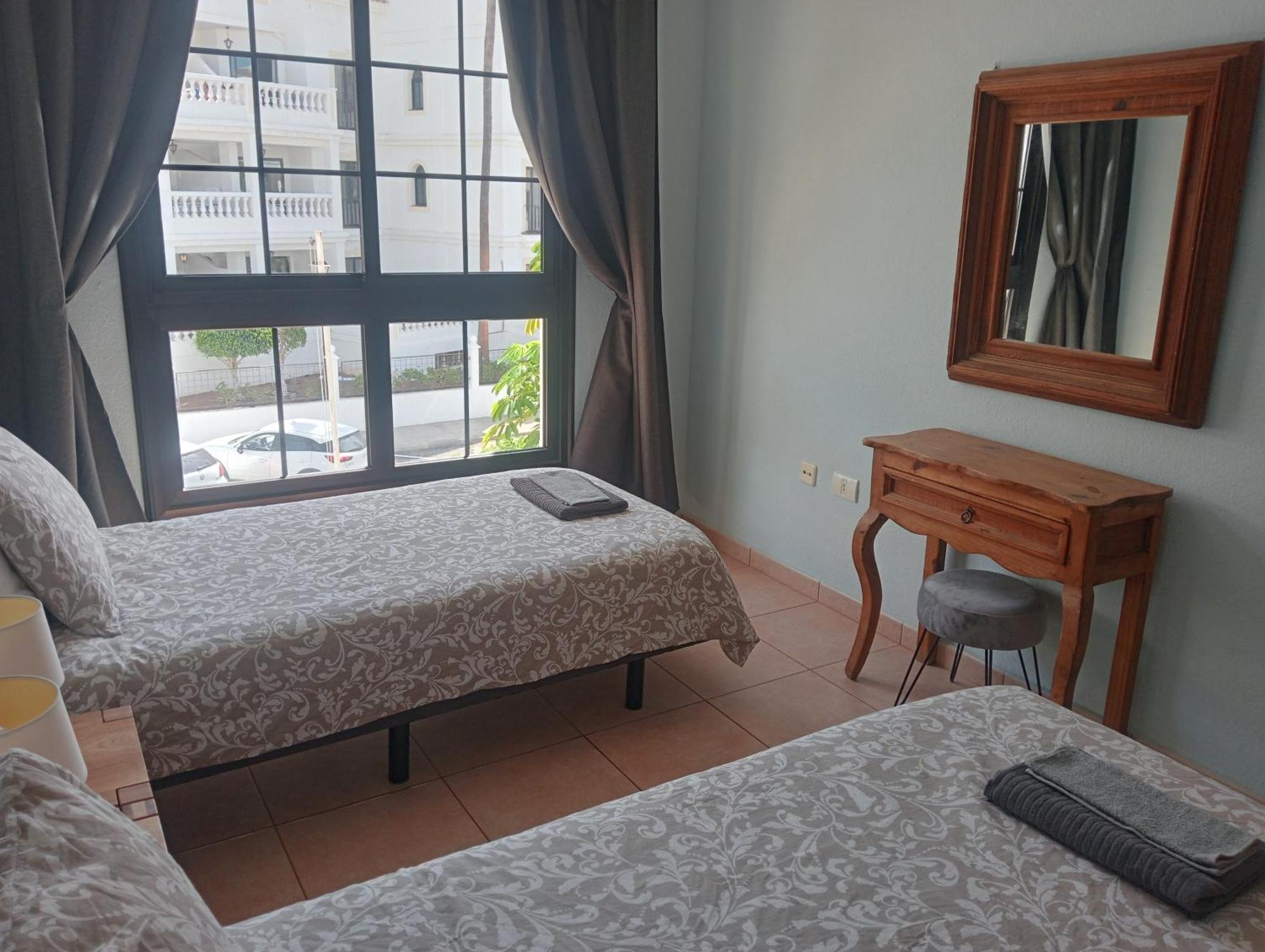 Greatly Located Apartment With Heated Pool, Los Cristianos ลอส กริสเตียนอส ภายนอก รูปภาพ
