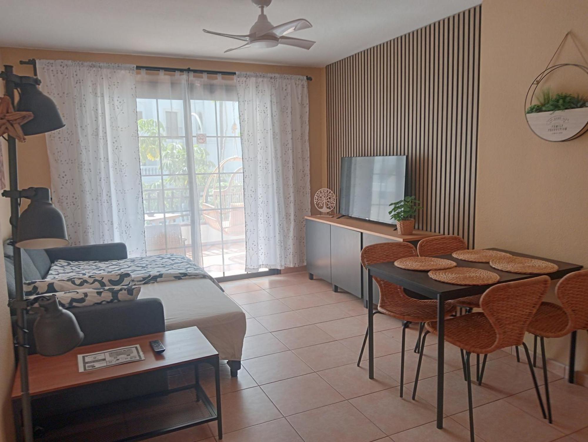 Greatly Located Apartment With Heated Pool, Los Cristianos ลอส กริสเตียนอส ภายนอก รูปภาพ