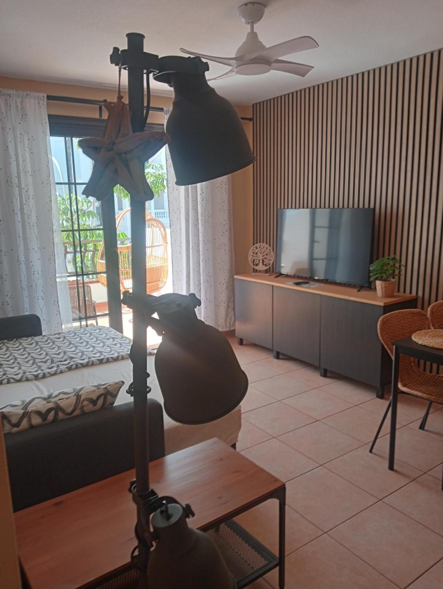Greatly Located Apartment With Heated Pool, Los Cristianos ลอส กริสเตียนอส ภายนอก รูปภาพ