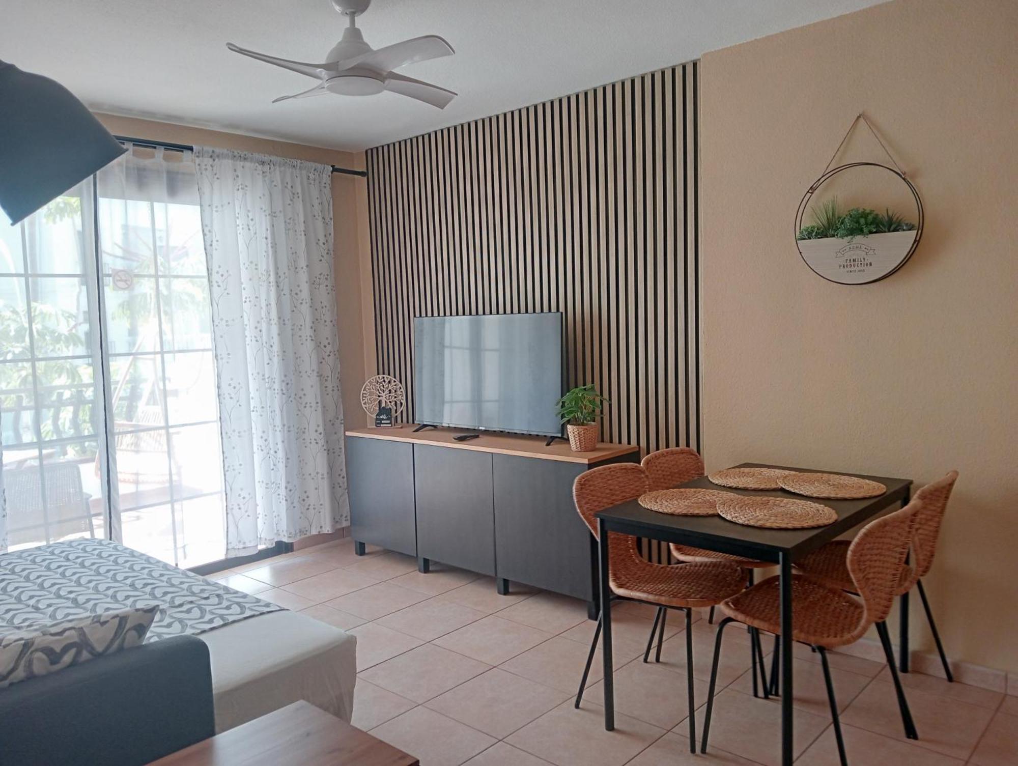 Greatly Located Apartment With Heated Pool, Los Cristianos ลอส กริสเตียนอส ภายนอก รูปภาพ