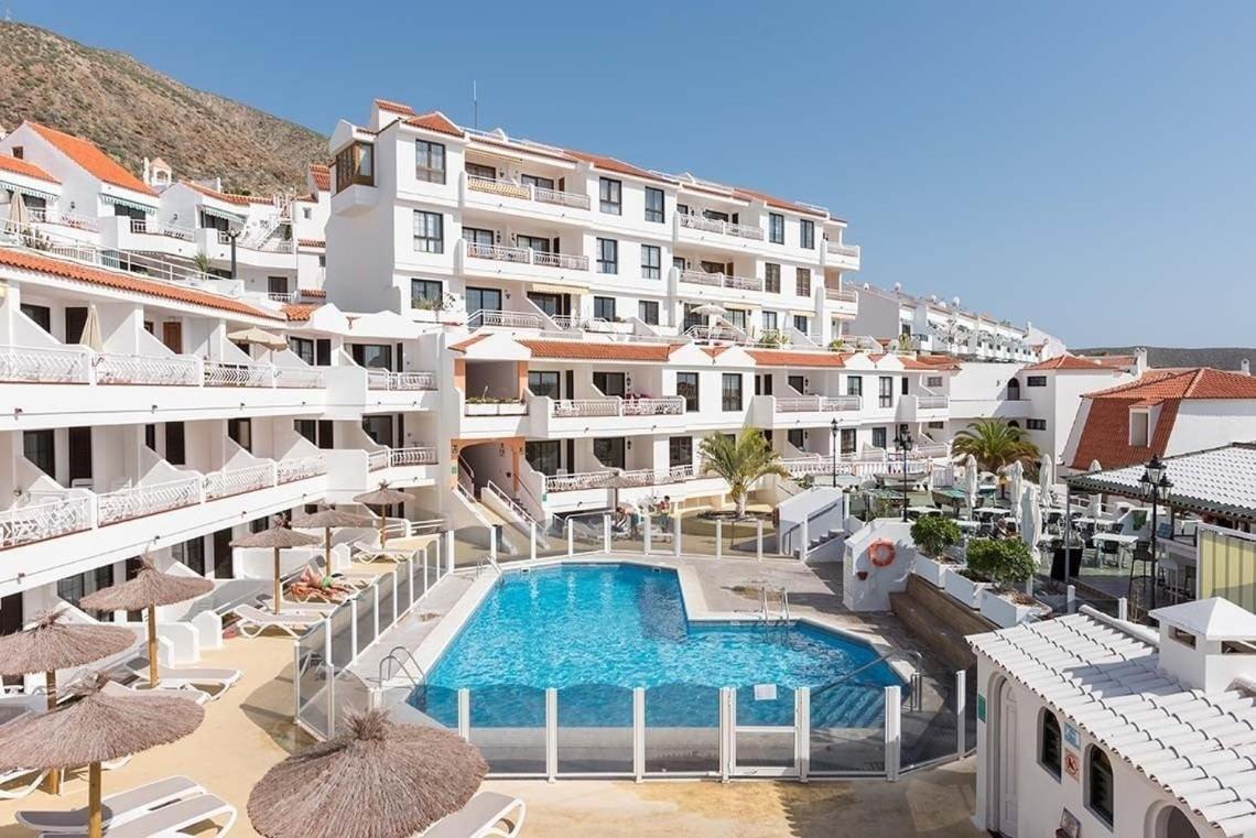 Greatly Located Apartment With Heated Pool, Los Cristianos ลอส กริสเตียนอส ภายนอก รูปภาพ